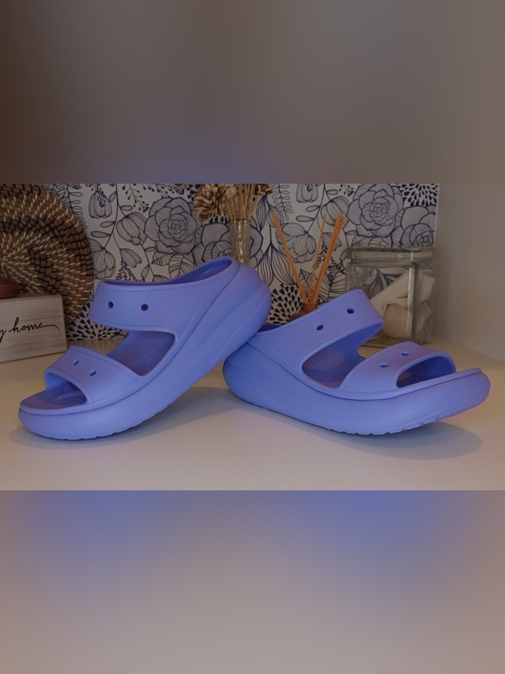 Crocs classic crush lavender sandals. Unisex women’s 12, men’s 10